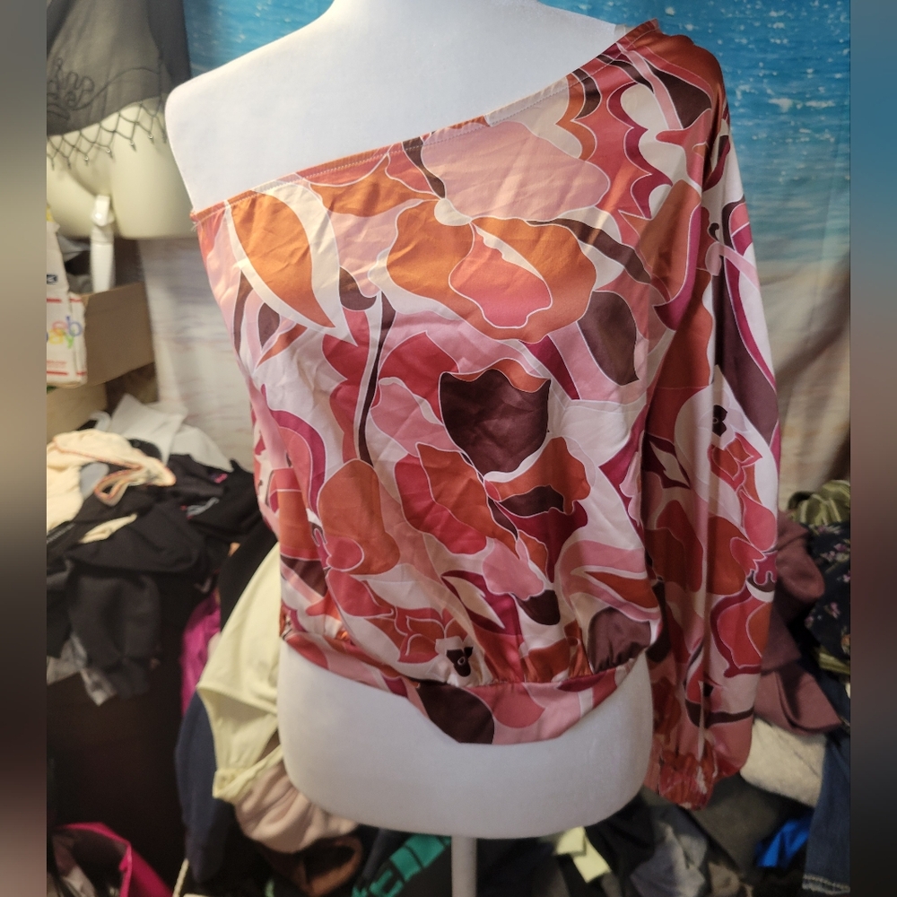 Timing NWOT One shoulder Floral Blouse Size‎ Medium